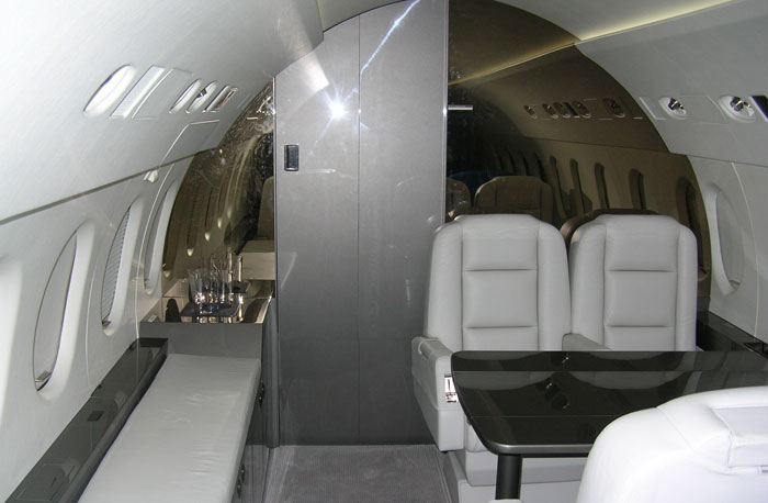 Falcon 900