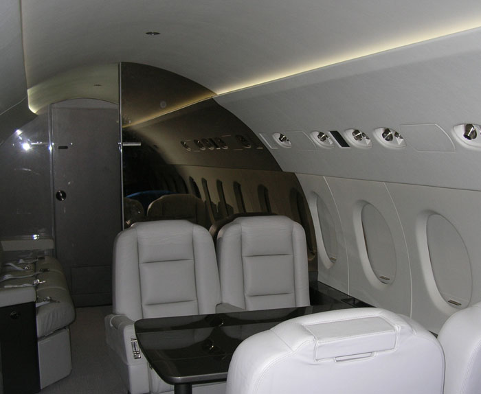 Falcon 900