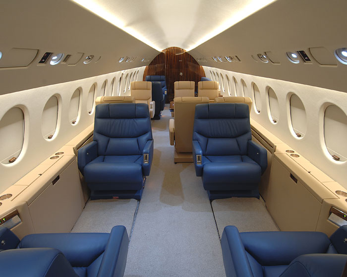 Falcon 900